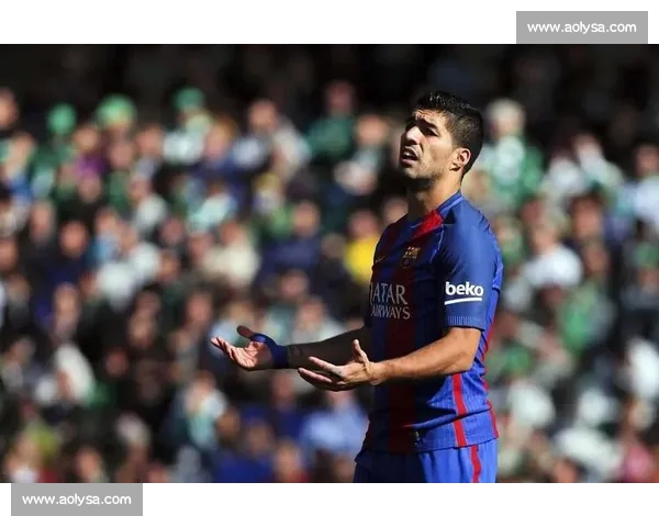 苏牙门线挑衅裁判:“我偏不!” 复刻经典争议