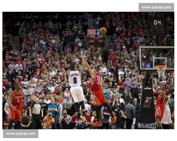 撕裂之城的双时代：罗伊的黄曼巴传奇与杨瀚森的青春风暴